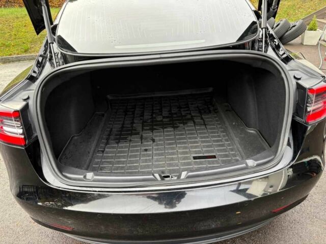 Тесла Модель 3 2019 у Києві на Automoto.ua Чорний Тесла Модель 3, об'ємом двигуна 0 л та пробігом 103 тис. км за 17400 $, фото 4 на Automoto.ua