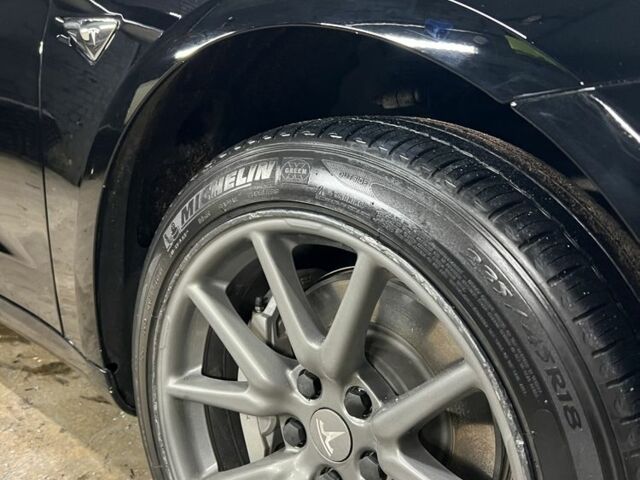 Черный Тесла Модель 3, объемом двигателя 0 л и пробегом 180 тыс. км за 16000 $, фото 9 на Automoto.ua