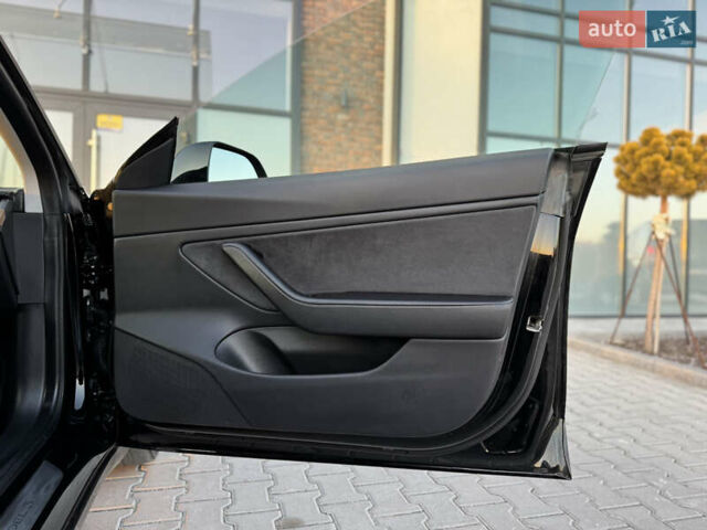 Чорний Тесла Модель 3, об'ємом двигуна 0 л та пробігом 117 тис. км за 18999 $, фото 62 на Automoto.ua