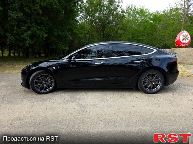 Черный Тесла Модель 3, объемом двигателя 0.32 л и пробегом 10600 тыс. км за 18000 $, фото 10 на Automoto.ua