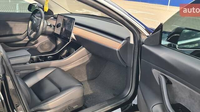 Чорний Тесла Модель 3, об'ємом двигуна 0 л та пробігом 150 тис. км за 16250 $, фото 12 на Automoto.ua