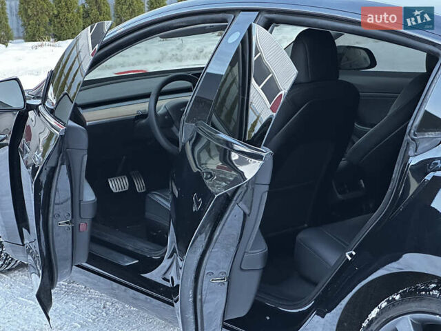 Черный Тесла Модель 3, объемом двигателя 0 л и пробегом 127 тыс. км за 16999 $, фото 46 на Automoto.ua