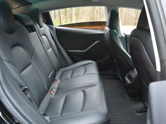 Черный Тесла Модель 3, объемом двигателя 0 л и пробегом 48 тыс. км за 10000 $, фото 10 на Automoto.ua