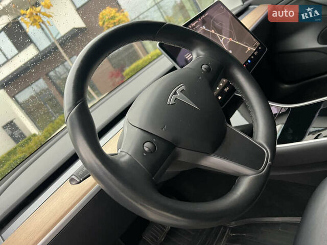 Черный Тесла Модель 3, объемом двигателя 0 л и пробегом 93 тыс. км за 15600 $, фото 36 на Automoto.ua