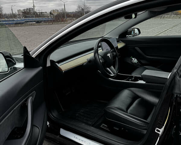 Чорний Тесла Модель 3, об'ємом двигуна 0 л та пробігом 127 тис. км за 16500 $, фото 4 на Automoto.ua