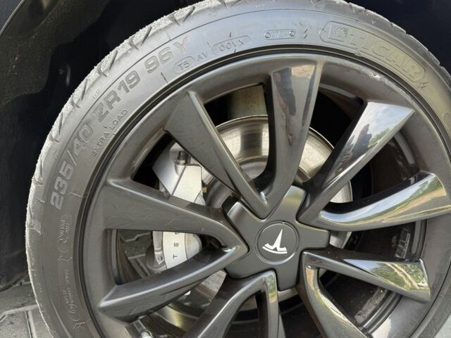 Черный Тесла Модель 3, объемом двигателя 0 л и пробегом 98 тыс. км за 22000 $, фото 5 на Automoto.ua