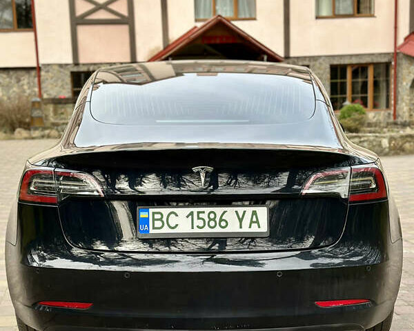 Чорний Тесла Модель 3, об'ємом двигуна 0 л та пробігом 72 тис. км за 20600 $, фото 5 на Automoto.ua