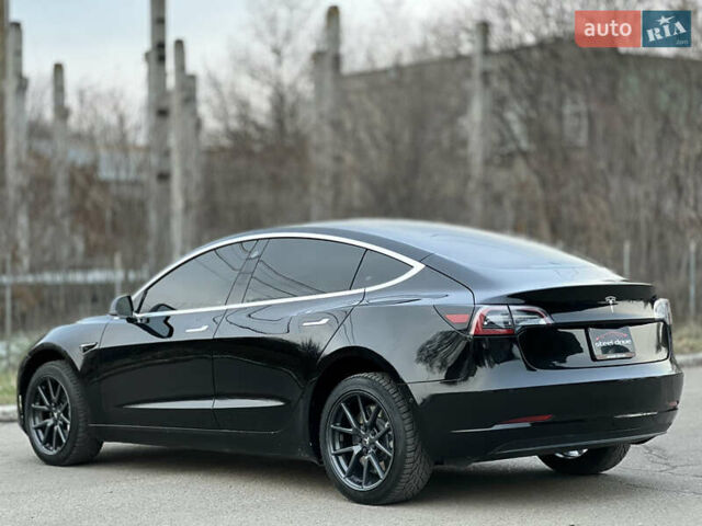 Черный Тесла Модель 3, объемом двигателя 0 л и пробегом 125 тыс. км за 15999 $, фото 6 на Automoto.ua