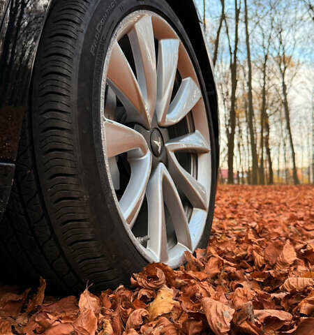 Черный Тесла Модель 3, объемом двигателя 0 л и пробегом 120 тыс. км за 17999 $, фото 7 на Automoto.ua