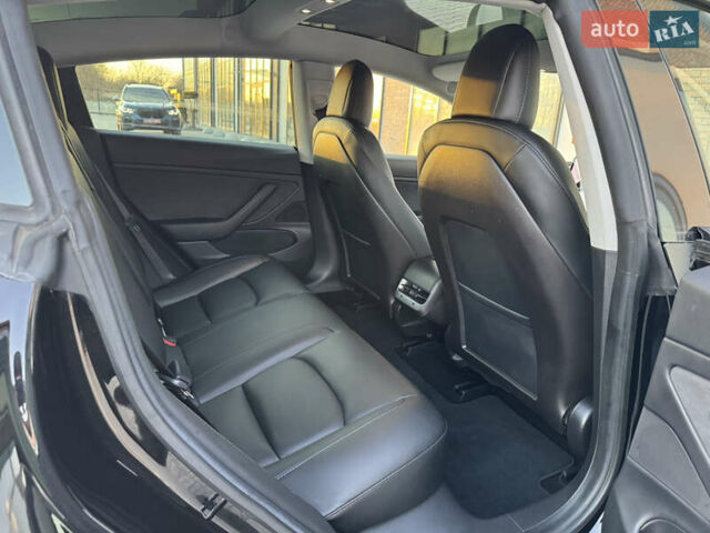 Чорний Тесла Модель 3, об'ємом двигуна 0 л та пробігом 117 тис. км за 18999 $, фото 74 на Automoto.ua