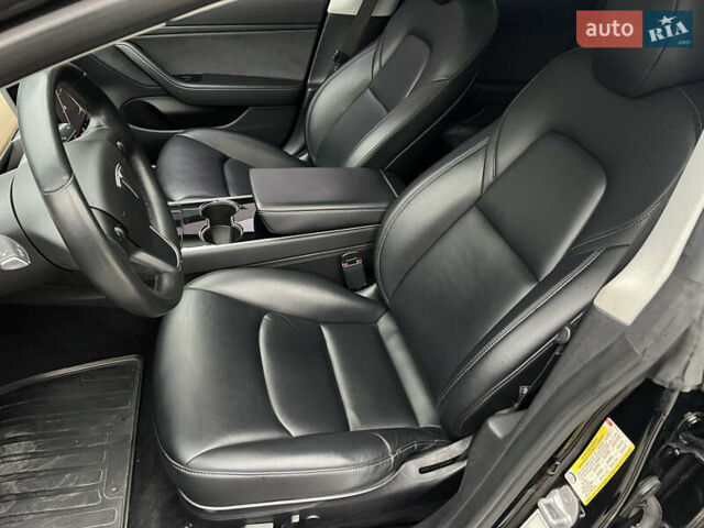 Черный Тесла Модель 3, объемом двигателя 0 л и пробегом 93 тыс. км за 15600 $, фото 38 на Automoto.ua