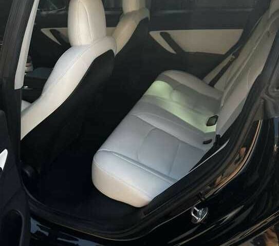 Чорний Тесла Модель 3, об'ємом двигуна 0 л та пробігом 54 тис. км за 13900 $, фото 6 на Automoto.ua