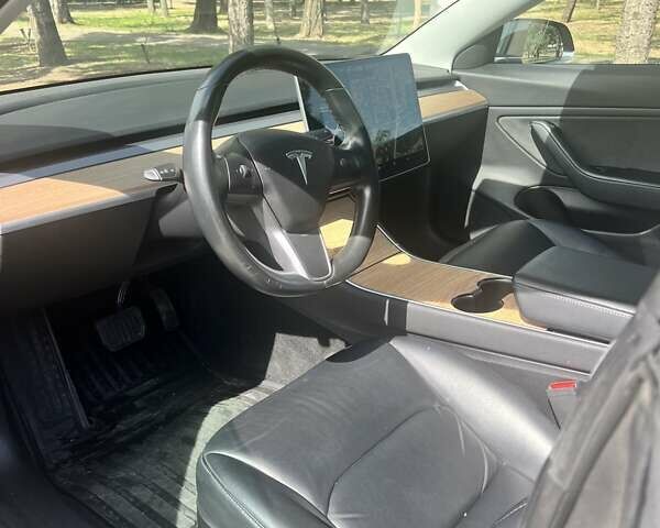 Чорний Тесла Модель 3, об'ємом двигуна 0 л та пробігом 142 тис. км за 14200 $, фото 8 на Automoto.ua