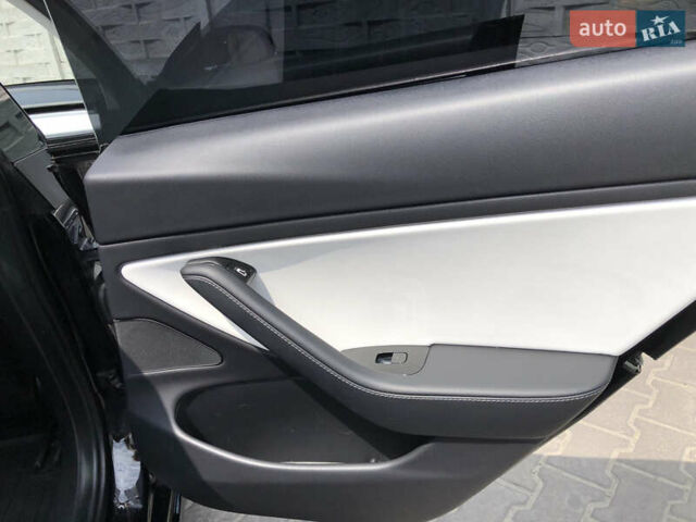 Черный Тесла Модель 3, объемом двигателя 0 л и пробегом 111 тыс. км за 21000 $, фото 18 на Automoto.ua