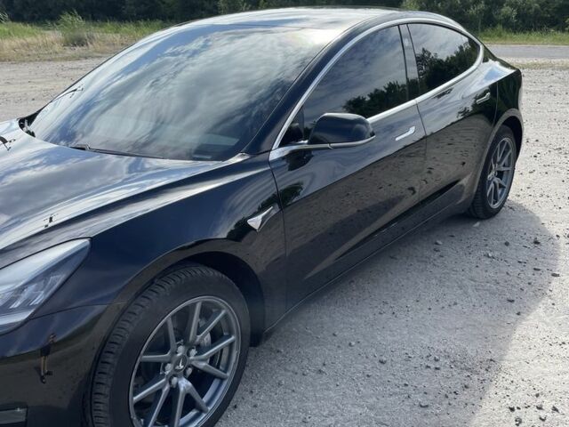 Черный Тесла Модель 3, объемом двигателя 0 л и пробегом 107 тыс. км за 15000 $, фото 1 на Automoto.ua