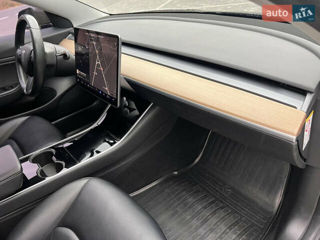 Черный Тесла Модель 3, объемом двигателя 0 л и пробегом 93 тыс. км за 15600 $, фото 53 на Automoto.ua