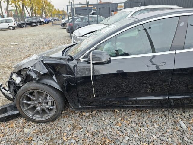 Черный Тесла Модель 3, объемом двигателя 0 л и пробегом 130 тыс. км за 303 $, фото 2 на Automoto.ua