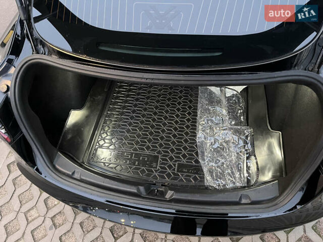 Черный Тесла Модель 3, объемом двигателя 0 л и пробегом 77 тыс. км за 20000 $, фото 96 на Automoto.ua