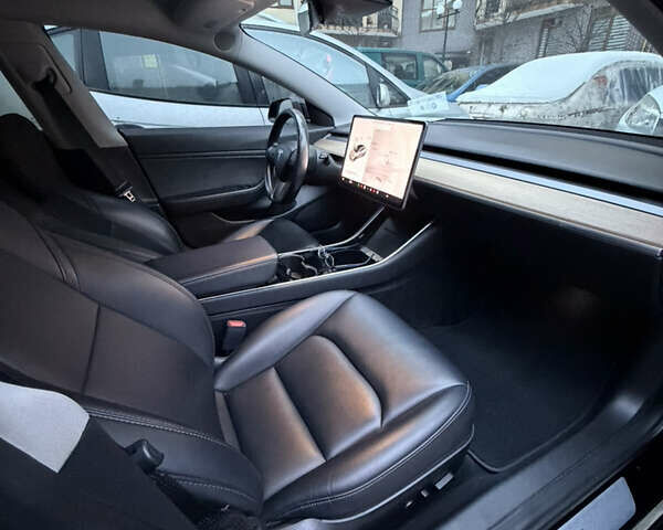 Черный Тесла Модель 3, объемом двигателя 0 л и пробегом 156 тыс. км за 17000 $, фото 3 на Automoto.ua