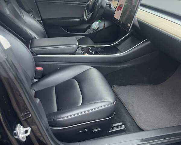 Чорний Тесла Модель 3, об'ємом двигуна 0 л та пробігом 140 тис. км за 13900 $, фото 3 на Automoto.ua