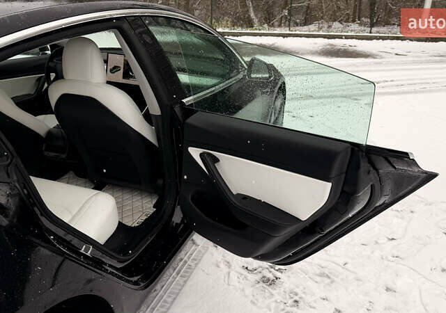 Черный Тесла Модель 3, объемом двигателя 0 л и пробегом 125 тыс. км за 16500 $, фото 30 на Automoto.ua