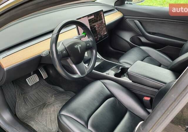 Черный Тесла Модель 3, объемом двигателя 0 л и пробегом 126 тыс. км за 15300 $, фото 2 на Automoto.ua