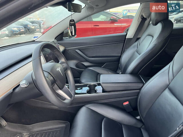 Черный Тесла Модель 3, объемом двигателя 0 л и пробегом 105 тыс. км за 15700 $, фото 9 на Automoto.ua