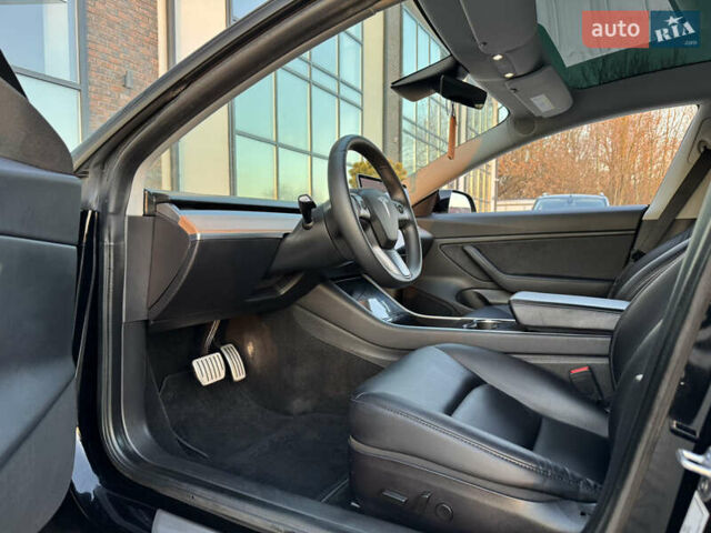 Чорний Тесла Модель 3, об'ємом двигуна 0 л та пробігом 117 тис. км за 18999 $, фото 57 на Automoto.ua