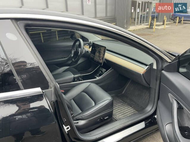 Черный Тесла Модель 3, объемом двигателя 0 л и пробегом 155 тыс. км за 14500 $, фото 4 на Automoto.ua