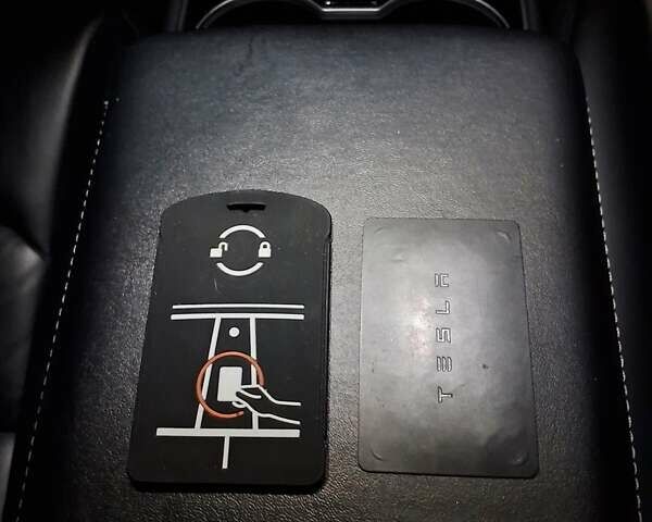 Черный Тесла Модель 3, объемом двигателя 0 л и пробегом 48 тыс. км за 16000 $, фото 16 на Automoto.ua