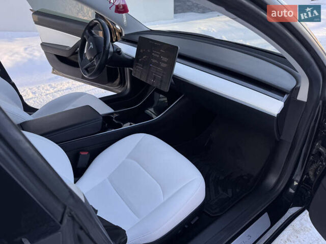 Чорний Тесла Модель 3, об'ємом двигуна 0 л та пробігом 77 тис. км за 14500 $, фото 49 на Automoto.ua