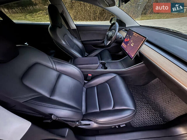 Черный Тесла Модель 3, объемом двигателя 0 л и пробегом 132 тыс. км за 14999 $, фото 22 на Automoto.ua
