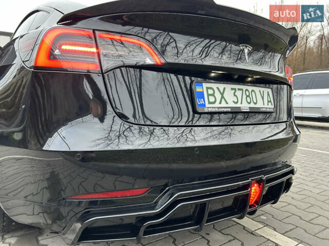 Черный Тесла Модель 3, объемом двигателя 0 л и пробегом 180 тыс. км за 17500 $, фото 25 на Automoto.ua
