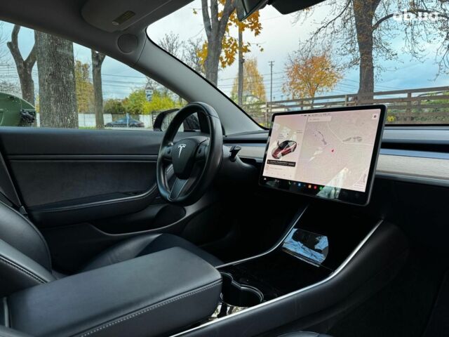 Черный Тесла Модель 3, объемом двигателя 0 л и пробегом 65 тыс. км за 25390 $, фото 23 на Automoto.ua