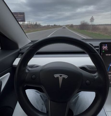 Чорний Тесла Модель 3, об'ємом двигуна 0 л та пробігом 198 тис. км за 16000 $, фото 7 на Automoto.ua