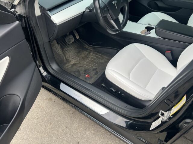 Чорний Тесла Модель 3, об'ємом двигуна 0 л та пробігом 198 тис. км за 16000 $, фото 22 на Automoto.ua