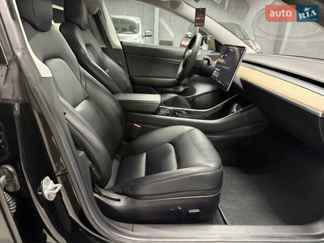 Черный Тесла Модель 3, объемом двигателя 0 л и пробегом 209 тыс. км за 17900 $, фото 57 на Automoto.ua