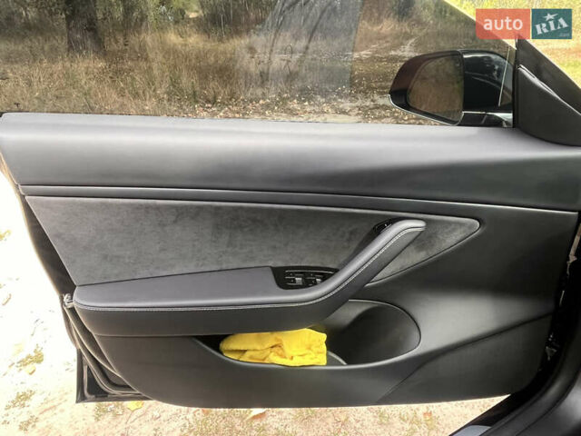 Чорний Тесла Модель 3, об'ємом двигуна 0 л та пробігом 157 тис. км за 17000 $, фото 4 на Automoto.ua
