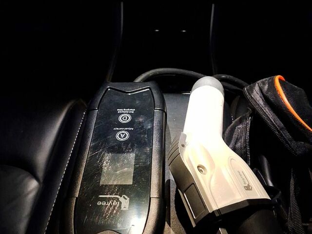 Чорний Тесла Модель 3, об'ємом двигуна 0 л та пробігом 470 тис. км за 15500 $, фото 10 на Automoto.ua