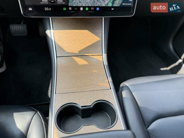 Черный Тесла Модель 3, объемом двигателя 0 л и пробегом 135 тыс. км за 15900 $, фото 33 на Automoto.ua