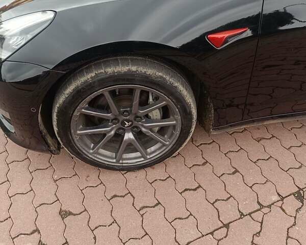 Чорний Тесла Модель 3, об'ємом двигуна 0 л та пробігом 145 тис. км за 15700 $, фото 14 на Automoto.ua