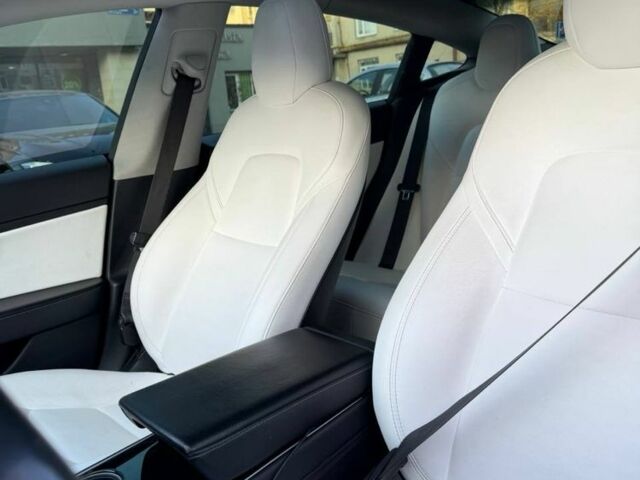 Чорний Тесла Модель 3, об'ємом двигуна 0 л та пробігом 92 тис. км за 16900 $, фото 3 на Automoto.ua