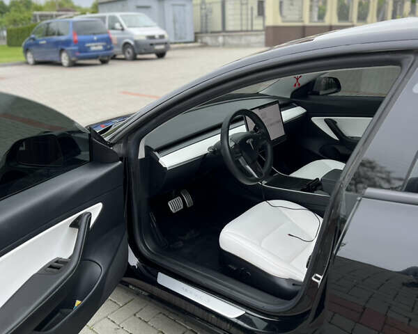 Чорний Тесла Модель 3, об'ємом двигуна 0 л та пробігом 95 тис. км за 17950 $, фото 10 на Automoto.ua
