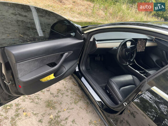 Чорний Тесла Модель 3, об'ємом двигуна 0 л та пробігом 157 тис. км за 17000 $, фото 5 на Automoto.ua