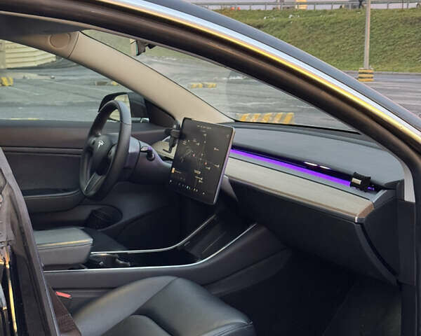 Черный Тесла Модель 3, объемом двигателя 0 л и пробегом 98 тыс. км за 17900 $, фото 20 на Automoto.ua