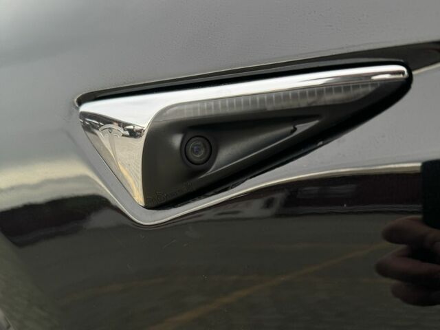 Черный Тесла Модель 3, объемом двигателя 0 л и пробегом 47 тыс. км за 18000 $, фото 7 на Automoto.ua