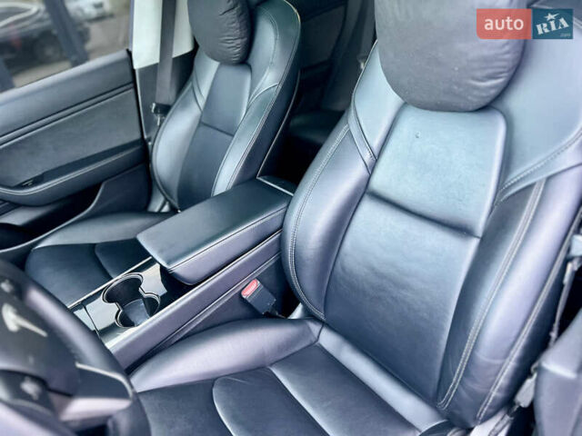 Чорний Тесла Модель 3, об'ємом двигуна 0 л та пробігом 202 тис. км за 12900 $, фото 27 на Automoto.ua