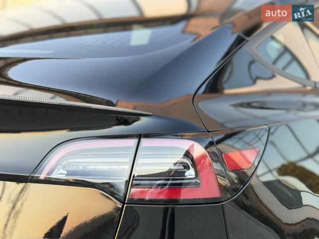 Чорний Тесла Модель 3, об'ємом двигуна 0 л та пробігом 117 тис. км за 18999 $, фото 40 на Automoto.ua