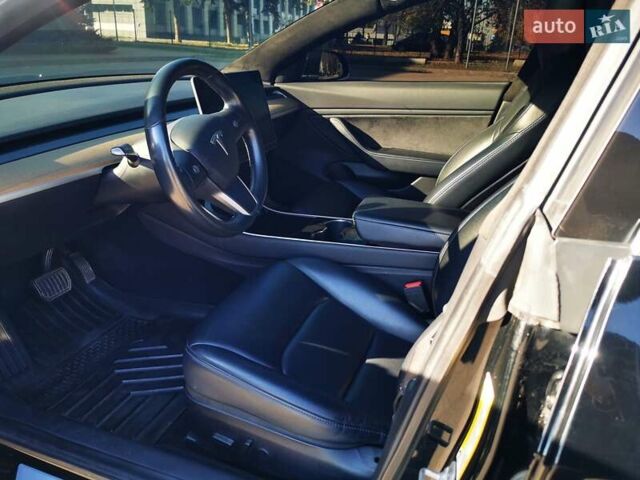 Чорний Тесла Модель 3, об'ємом двигуна 0 л та пробігом 105 тис. км за 17000 $, фото 13 на Automoto.ua