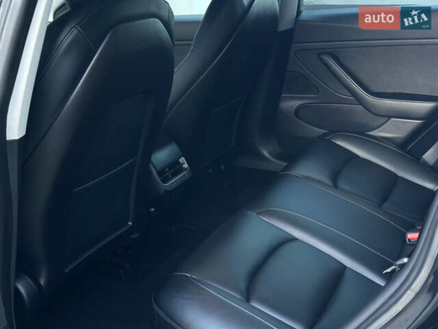 Черный Тесла Модель 3, объемом двигателя 0 л и пробегом 121 тыс. км за 19400 $, фото 60 на Automoto.ua